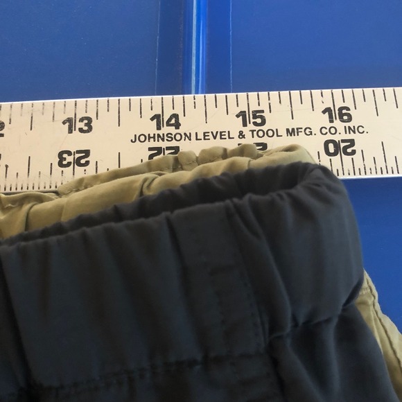 TravelSmith Nylon Hiking Pants Lot of 2 Womens M Gray Khaki Camp Hike Travel - Picture 4 of 14